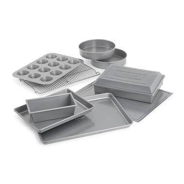 NutriChef 8-Piece Nonstick Stackable Bakeware Set - PFOA, PFOS, PTFE Free  Baking Tray Set w/Non-Stick Coating, 450°F Oven Safe, Round Cake, Loaf