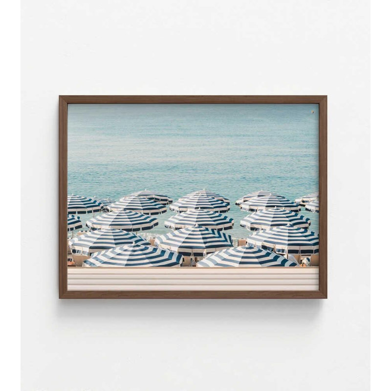 Coastal Stripes - Imprimé plage de parasol méditerranéen, H 30 po x l 40 po, Brun, Impression encadrée sans passe-partout