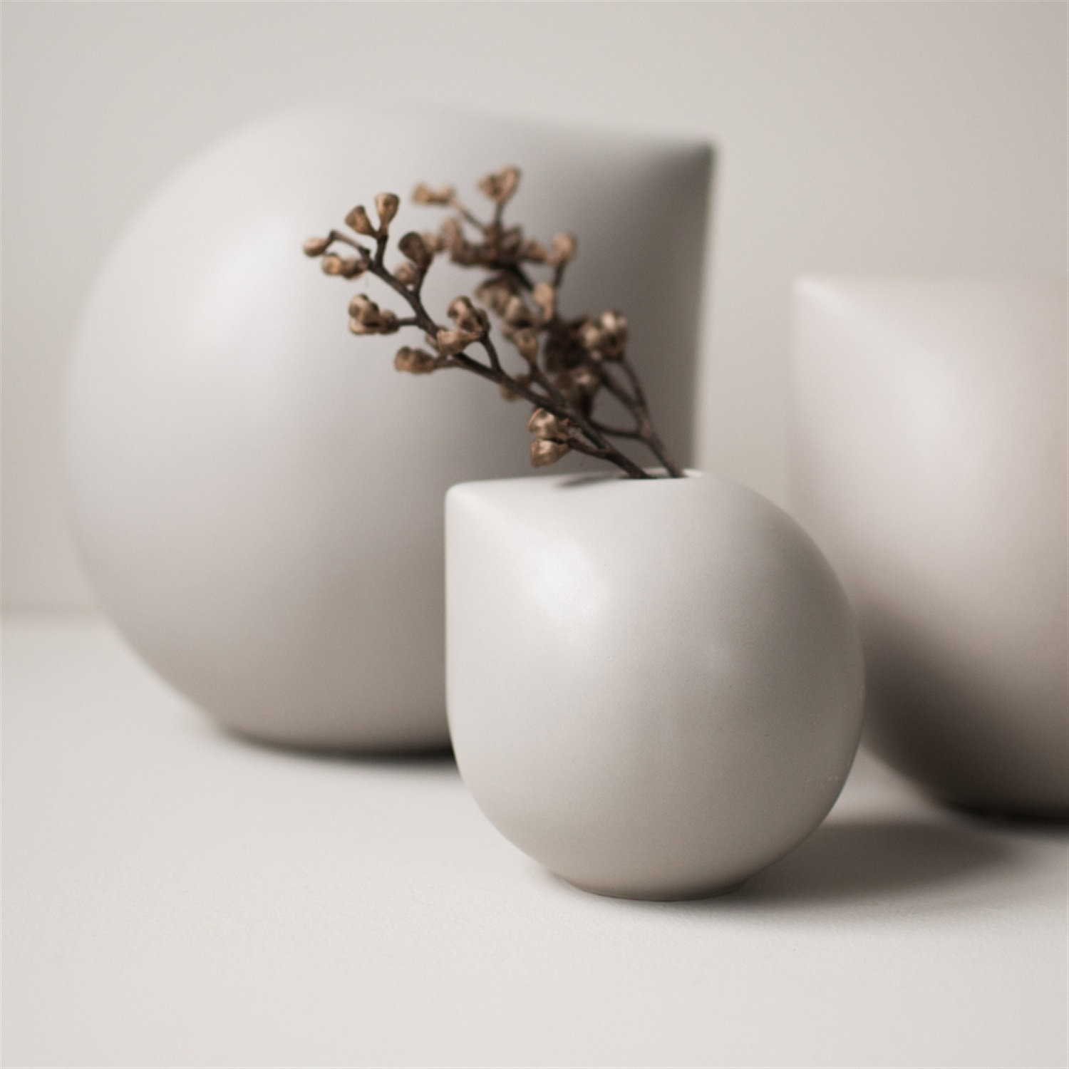 Chipped Ceramic Pot Planter, 3.94" H x 3.94" W x 3.94" D