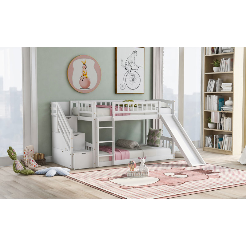 Lit superposé en escalier avec deux tiroirs et glissade, offrant beaucoup de rangement, coulissant amusant et sécuritaire pour les enfants de plus de 6 ans