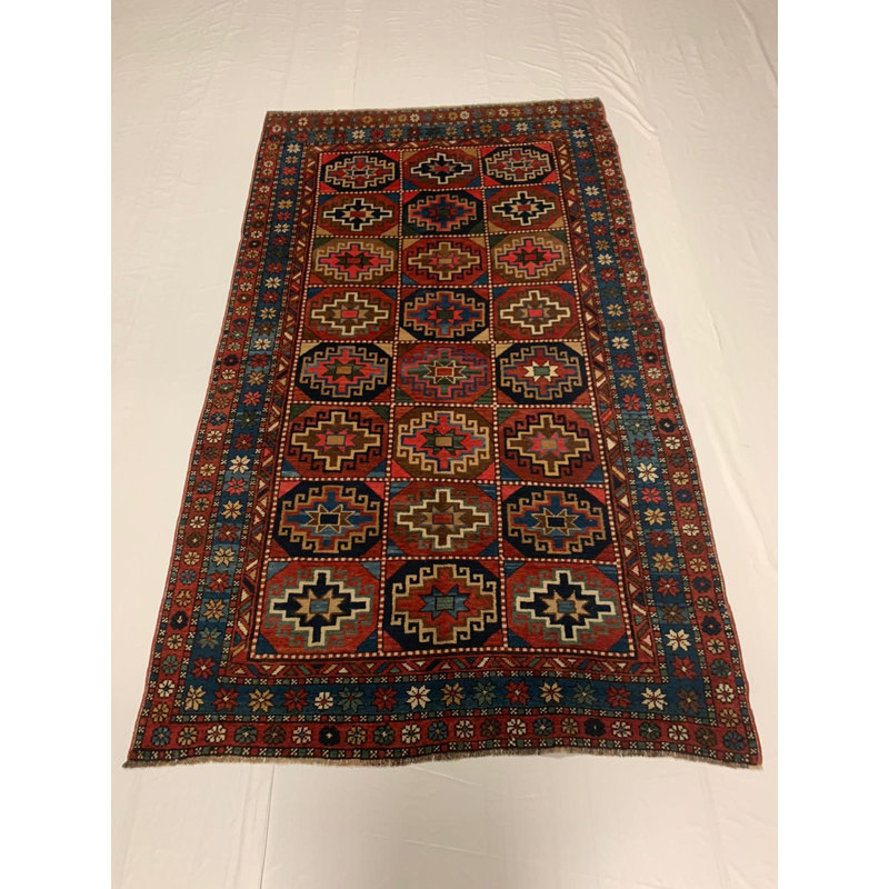 Tapis de style tribal 4 x 8