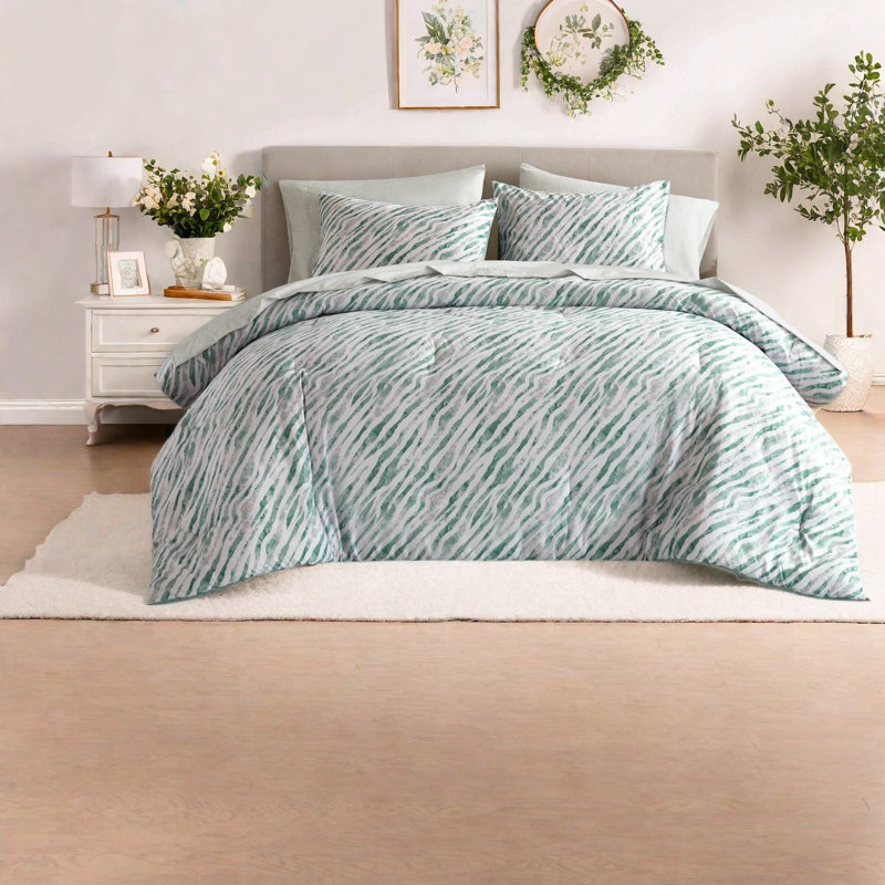 Striped and Abstract Comforter Set
