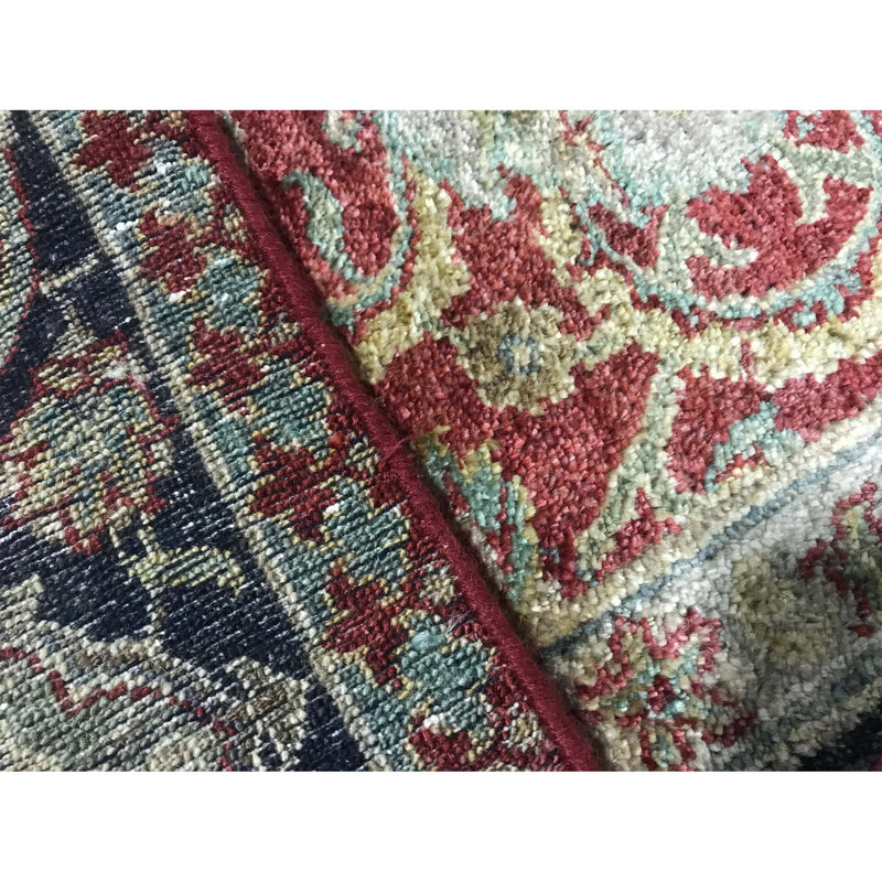 Tapis rouge et noir noué à la main de haute qualité