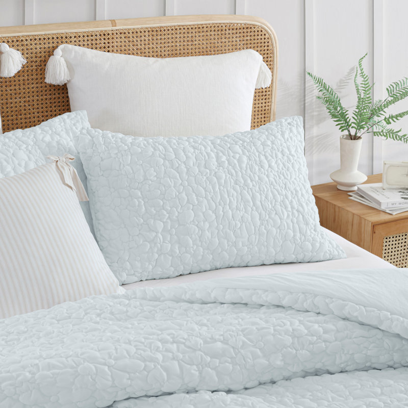 White Full/Queen Microfiber Floral Comforter Set