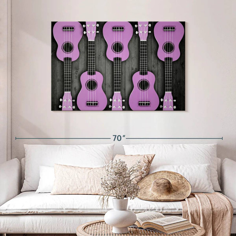 Guitare acoustique mauve, H 30 po x l 45 po