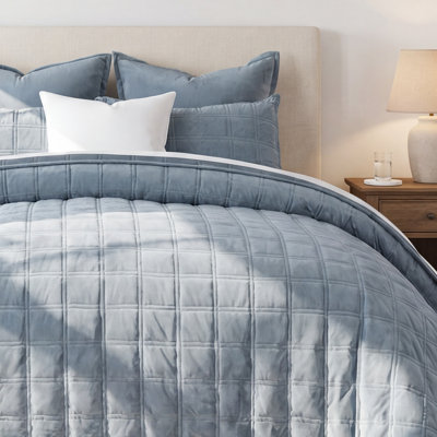 Velvet Quilt Set