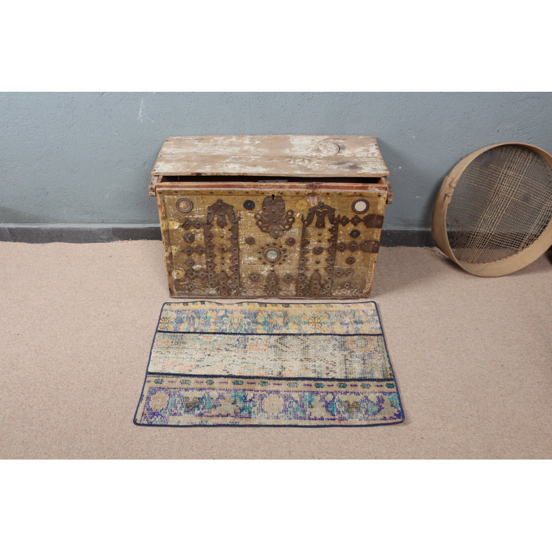 Petit tapis turc en patchwork idéal pour l'entrée avec un motif anatolien bleu vif