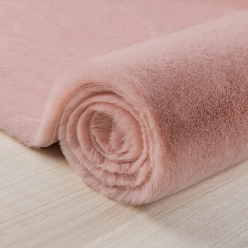 Ibukunoluwa Faux Fur Washable Indoor Rug, Novelty 2' x 3'