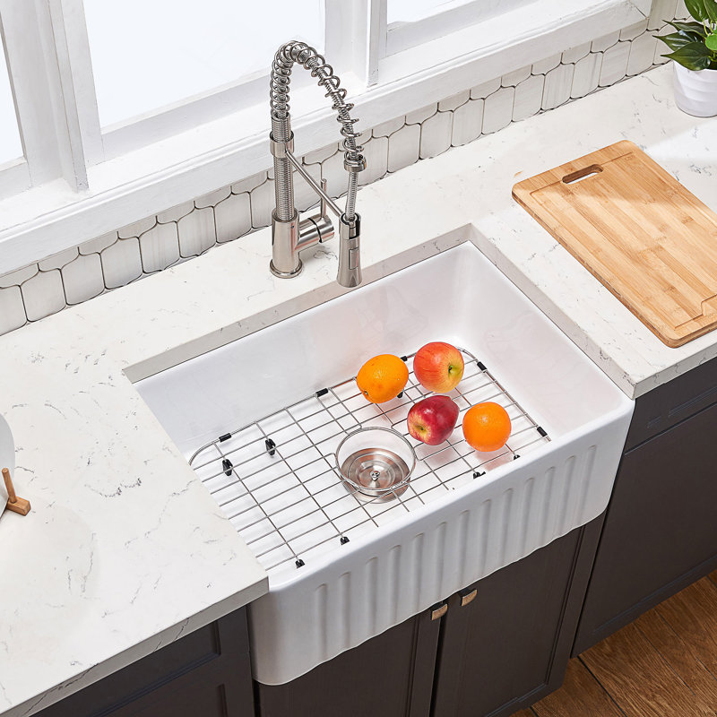 Évier de cuisine de ferme avec grille et crépine L 33 po x l 20 po