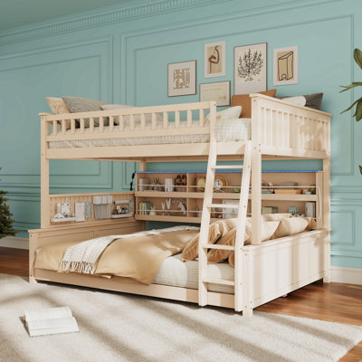 Lit double superposé au-dessus de grand lit double avec tablettes intégrées, lumières à changement de couleur et panneau perforé