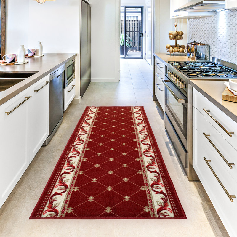 Tapis rouge touffeté à motif géométrique Oregon, Tapis de couloir 2 pi 2 po x 10 pi