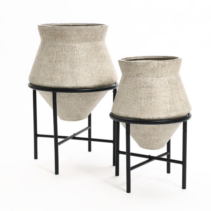 Chanhassen Distressed Metal Cauldron Cachepot with Stand (Set of 2), Beige