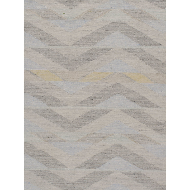 Chevron Area Rug in Ivory/Oatmeal