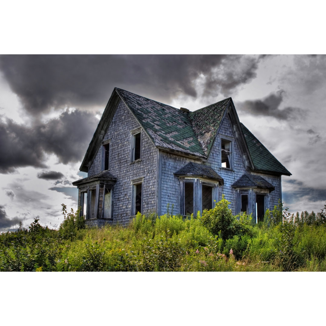 Spooky Abandoned House von Creighton359 - Leinwanddrucke auf Wrapped Canvas