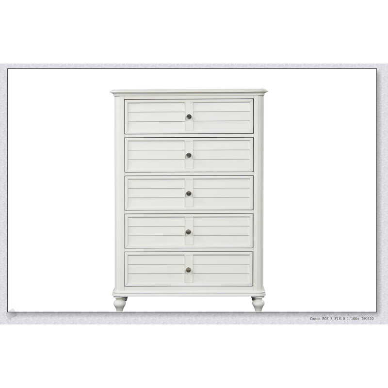 Commode côtière de style transitionnel avec finition blanc antique, tiroirs en queue d'aronde, glissières à roulement à billes et boutons ronds pour le rangement dans la chambre à coucher