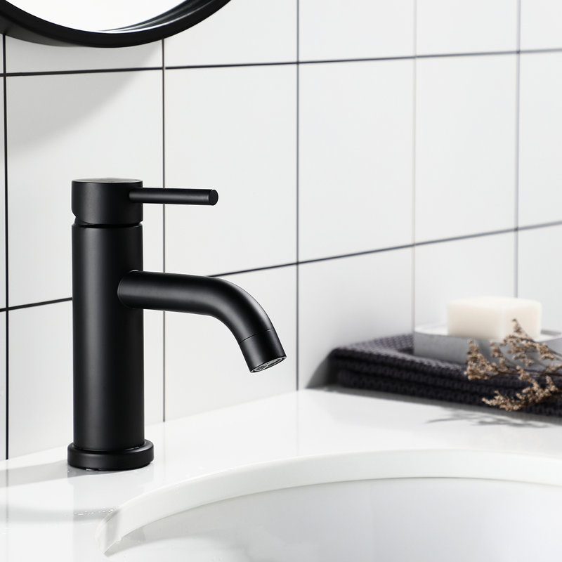 Robinet de salle de bain à un trou en acier inoxydable de 6,49 po de hauteur, fini noir mat, aéré, Noir mat