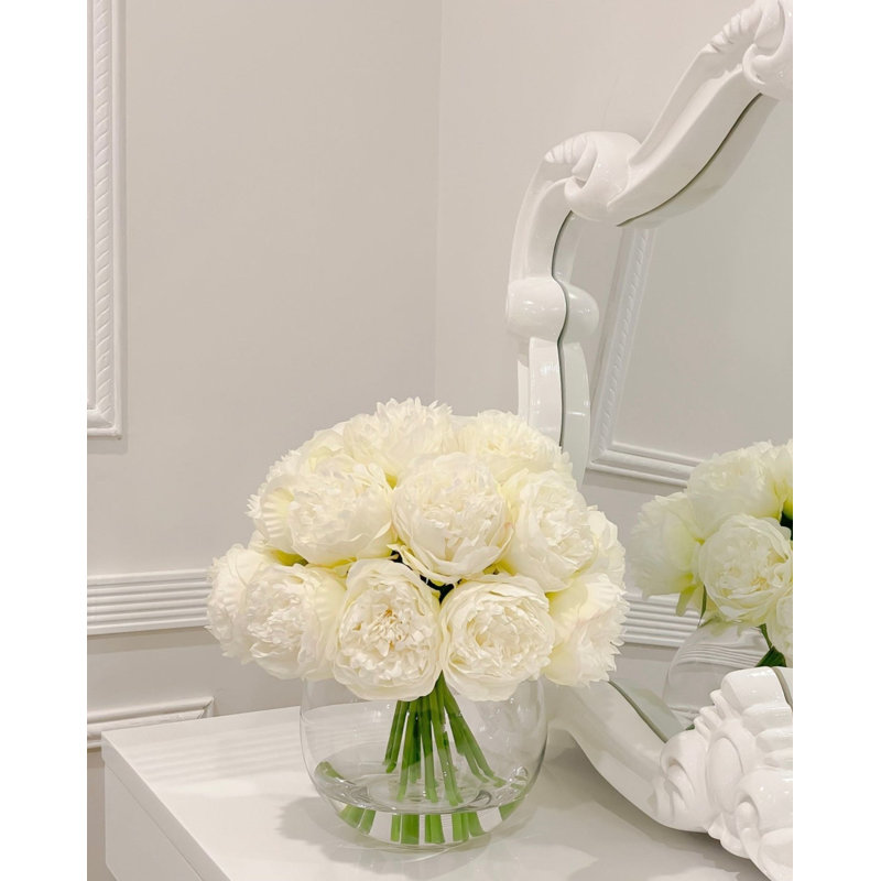 Arrangement artificiel de grandes pivoines, Blanc