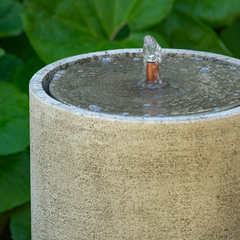 Fontaine en béton Evita, Plomb antique