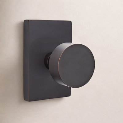 Ensemble de boutons de passage Emtek avec rosette rectangulaire moderne et bouton rond