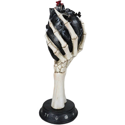 Ananio Figurines & Sculptures