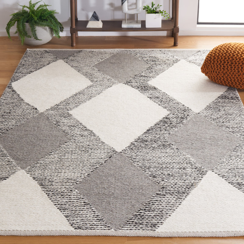Charvik Geometric Handmade Area Rug in Ivory/Gray/White, Rectangle 5' x 8'