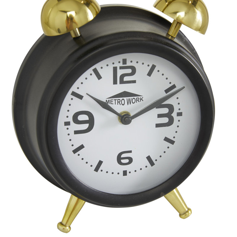 Horloge traditionnelle en acier inoxydable noir, H 10 po x l 7 po x P 3,6 po
