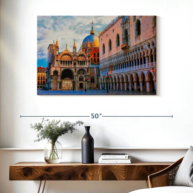 Kavia Saint Mark's Square, 26" H x 39" W