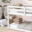 Lit superposé simple au-dessus d'un lit simple avec échelle en bois massif-124917567
