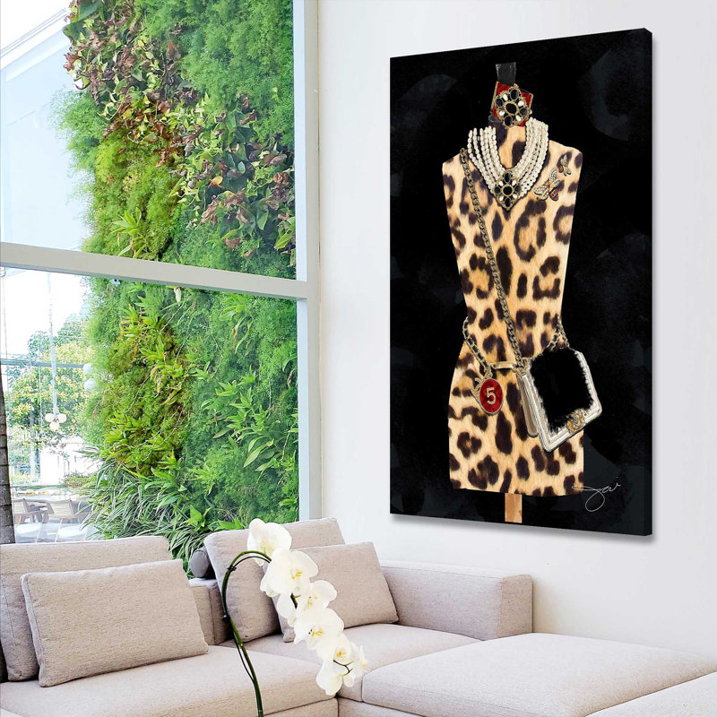 «Leopard Fashion (Vertical)» par Jodi - impression, H 30 po x l 18 po x P 1 po, Toile tendue