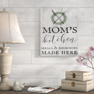 «Mom's Kitchen Meal and Memories» par Daphne Polselli, reproduction d'art textuel sur toile