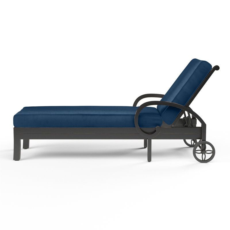 Chaise longue simple inclinable avec coussins Sunbrella® de 81 po Monterey, Spectre indigo Sunbrella®