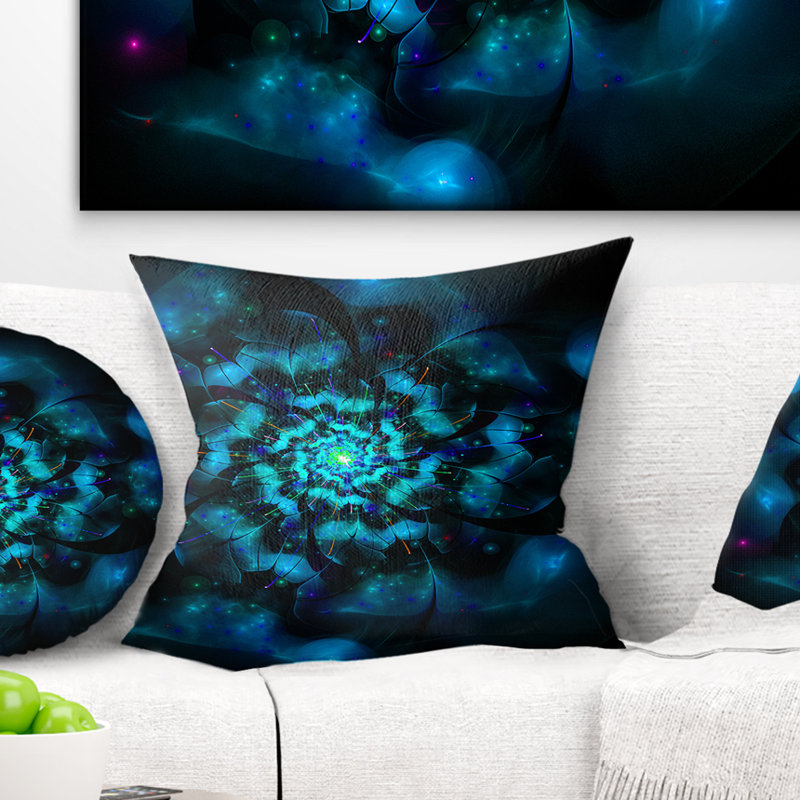 Fleur fractale parfaite en noir et bleu - coussin à imprimé floral, 16 po x 1 po, Coussin décoratif
