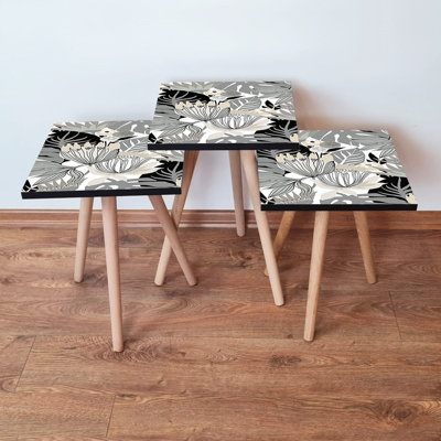 Ensemble de 3 tables gigognes modernes (blanc et noir avec accents beiges) 13,8 po x 20,5 po x 13,8 po | 100% panneau de fibres à densité moyenne avec pieds en bois de hêtre, élégant et polyvalent pour le salon, design élégant pour tout décor