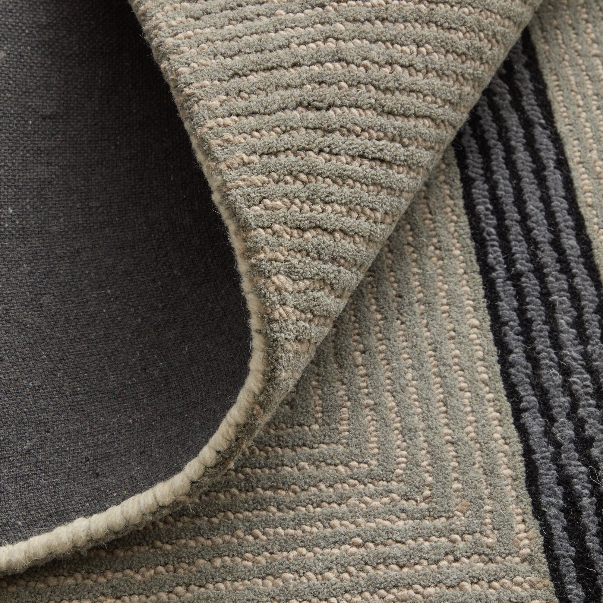 Nio Handmade Gray/Black/Ivory Rug, Rectangle 10' x 14'