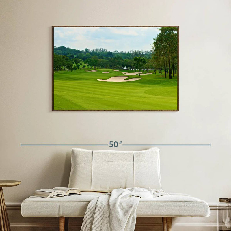 Magnifique terrain de golf, Cadre flottant en noyer, 40 po x 27 po