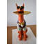Statue de chien Erineo Happy Home en résine avec finition orange et blanche 19 po x 9 po x H 28 po