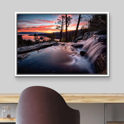 «Water Rushes Over Lake At Sunset» sur toile