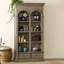 Vitrines en bois massif de couleur chêne