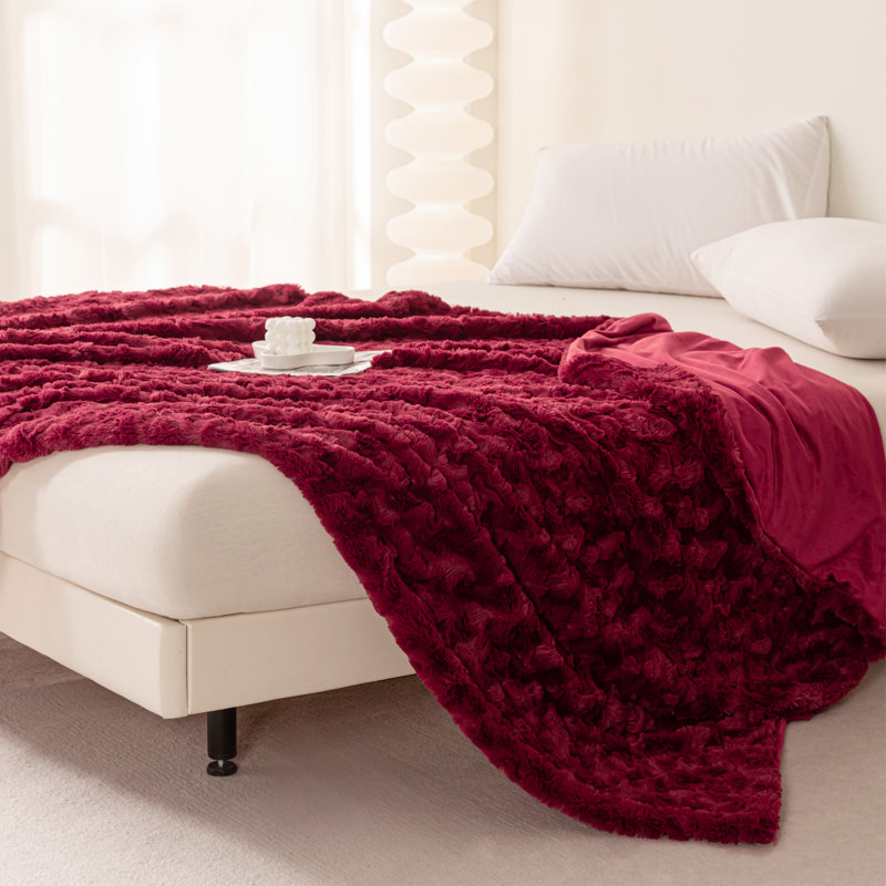 Jeté / couverture en fausse fourrure brossée, L 60 po x L 80 po, Rouge vin