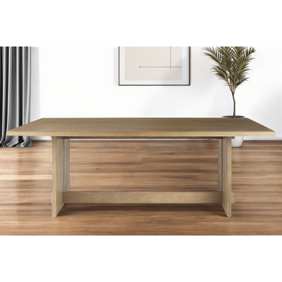 Table de salle à manger en bois