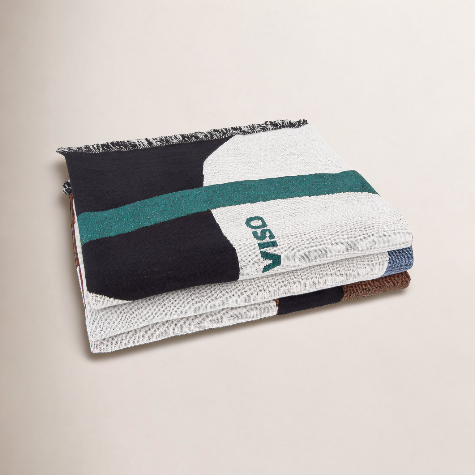 VISO Black Tapestry Throw