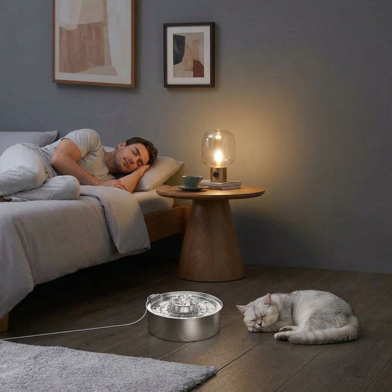 Fontaine à chat automatique en acier inoxydable, 67 oz / 2,0 L avec pompe ultra-silencieuse et lumière DEL, lavable au lave-vaisselle, pour chats et chiots