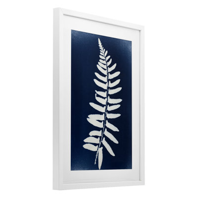 Feuille de fougère sur fond indigo, impression par Lynn Byrd