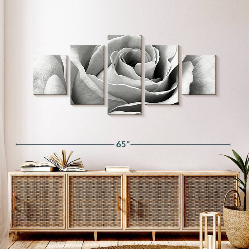 Rose pleine floraison, H 24 po x l 55 po