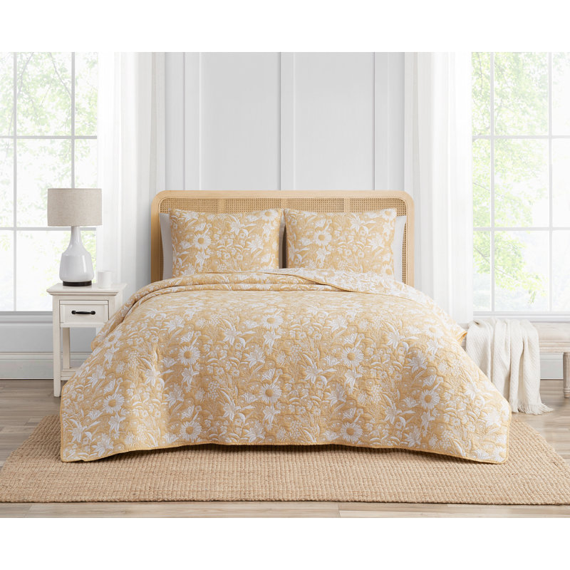 King White and Ochre Reversible Cotton Blend Quilt Set