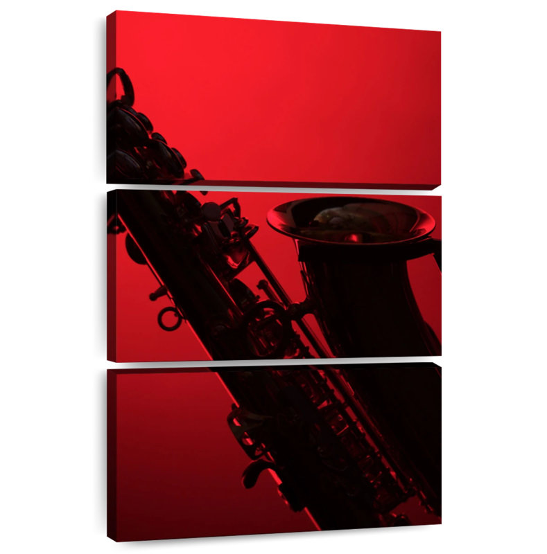 Silhouette de saxophone Abarca sur fond rouge, H 32 po x l 20 po