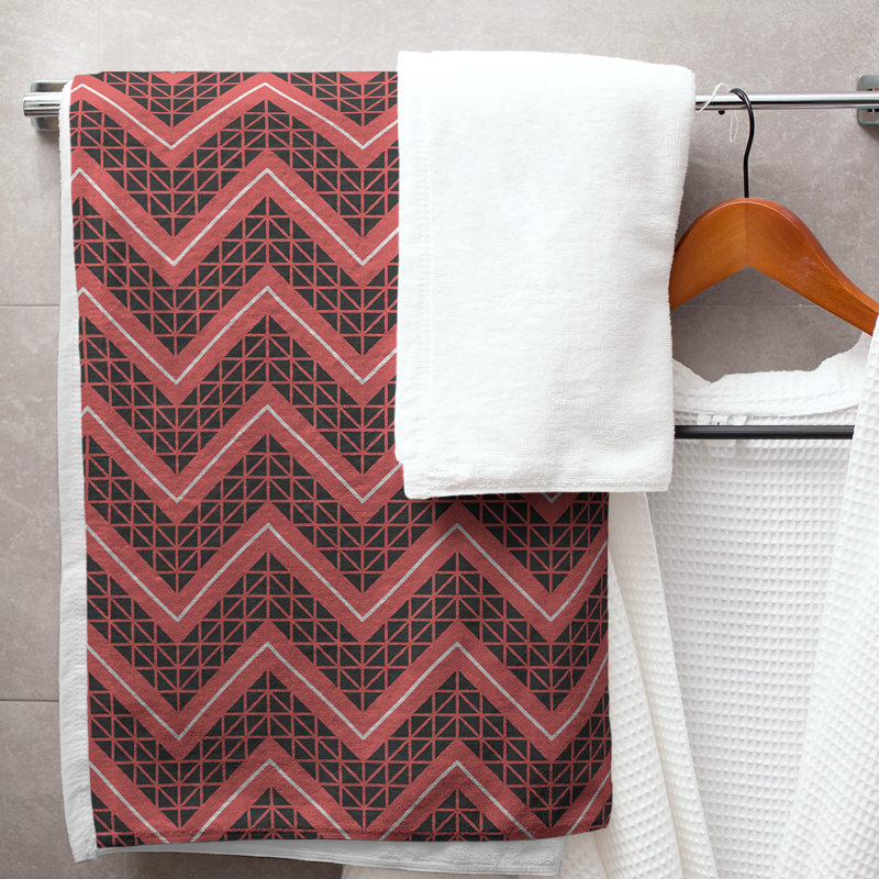 Serviette de bain à chevrons à la main classic Stephenie, Noir / Rouge