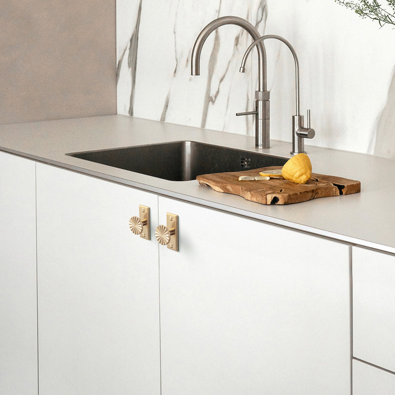 Bouton de 1,5 po de diamètre avec fleur arrière (G015), Bronze champagne