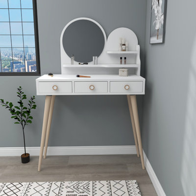 Make-Up Table