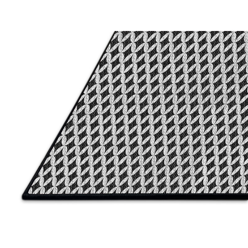 Tapis noir et blanc à motif géométrique, Rectangle de 5 pi x 8 pi